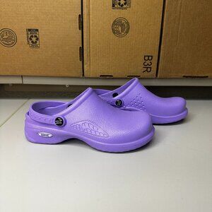 Natural Uniforms polyform clog - purple - size 8